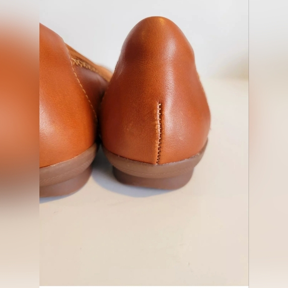 New Clarks Women's colecion Brown Leather Flats - Picture 7 of 8
